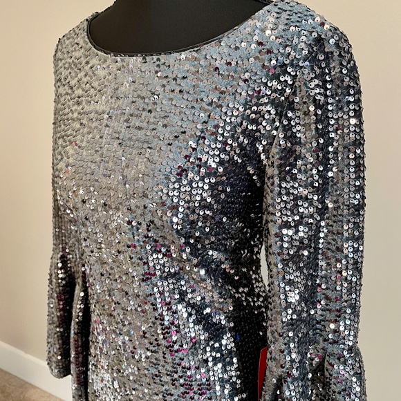 Nicole Miller NY Sequin Bell Sleeve Dress - Size 8 - Picture 2 of 9